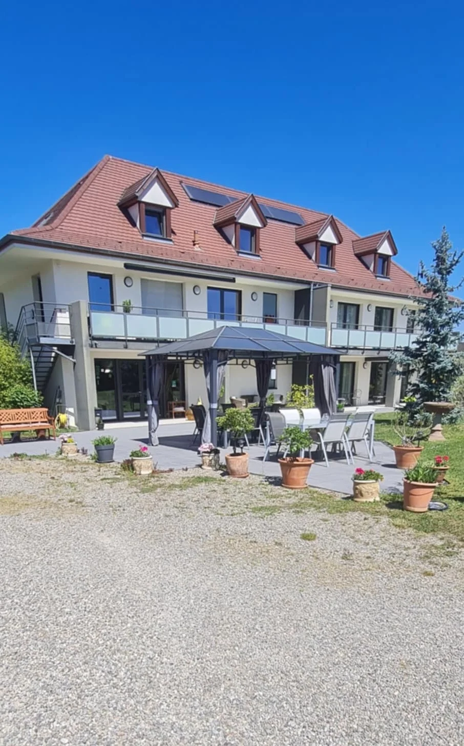 terrasse et tonnelle